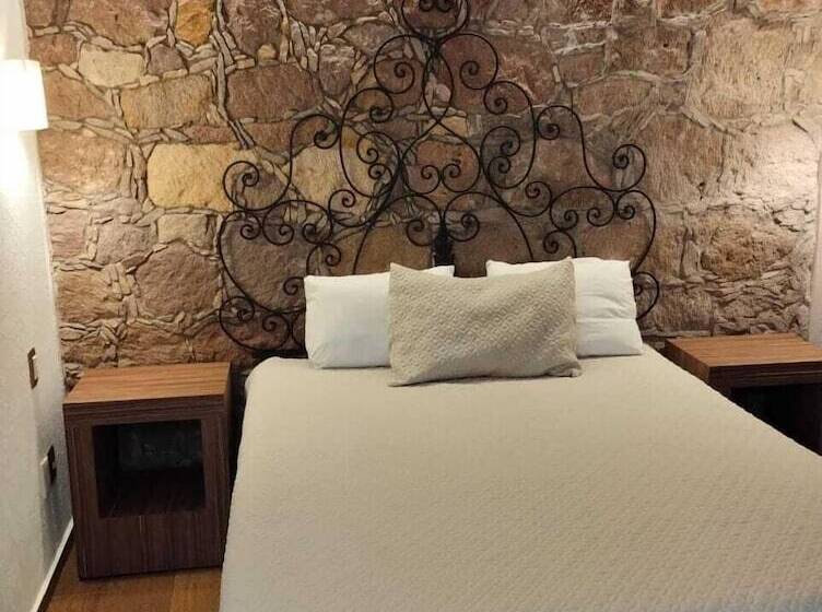 Отель Don Carlos