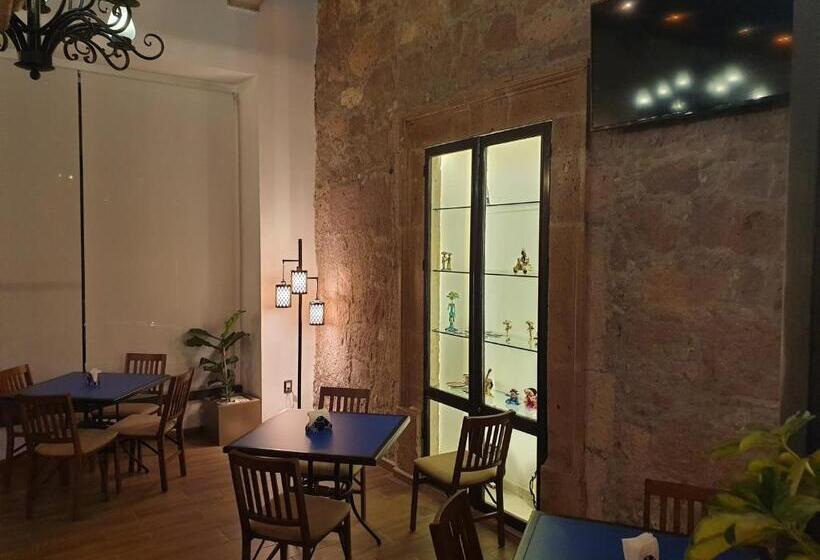 Отель Don Carlos