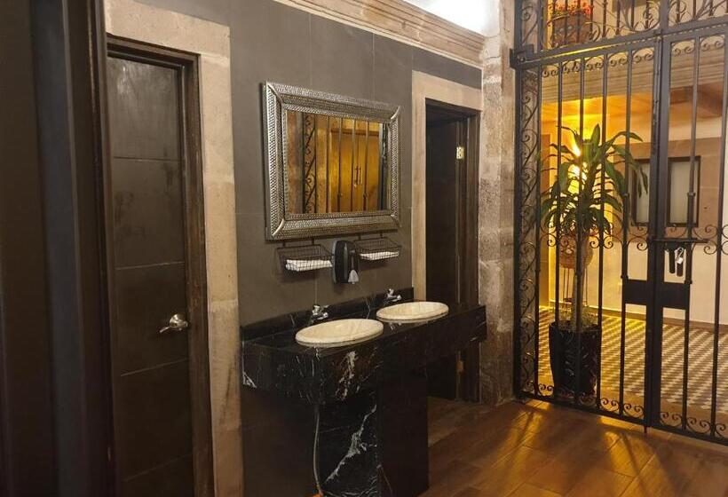 Отель Don Carlos