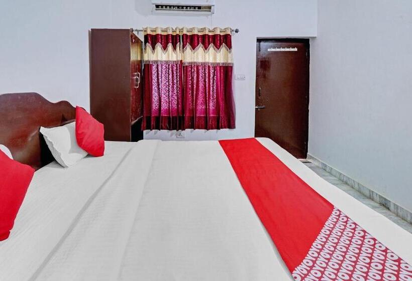 Отель Flagship Dinesh Home Stay