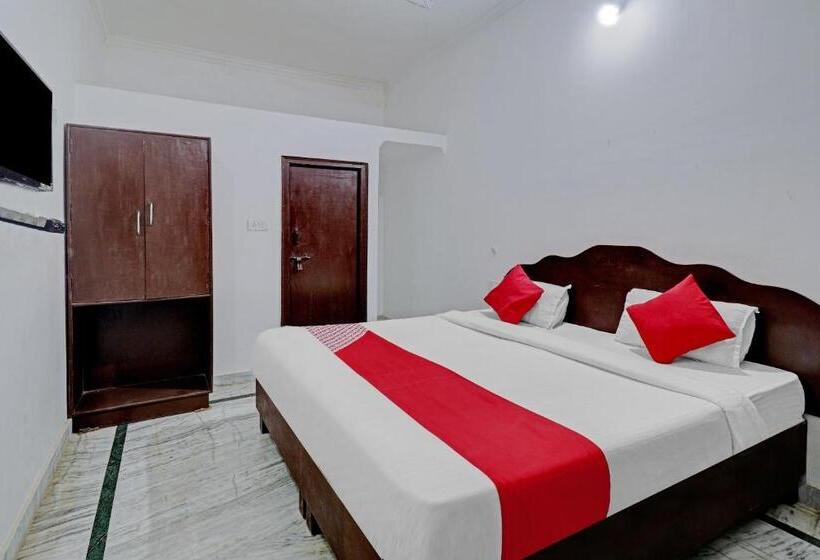 Отель Flagship Dinesh Home Stay