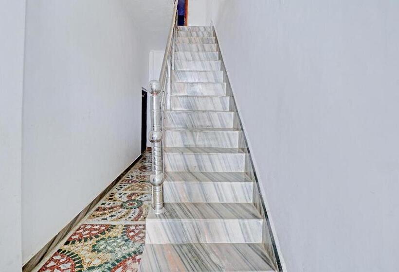 Отель Flagship Dinesh Home Stay