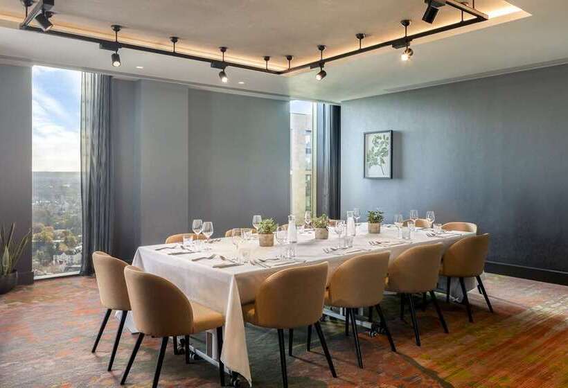 酒店 Hilton Woking