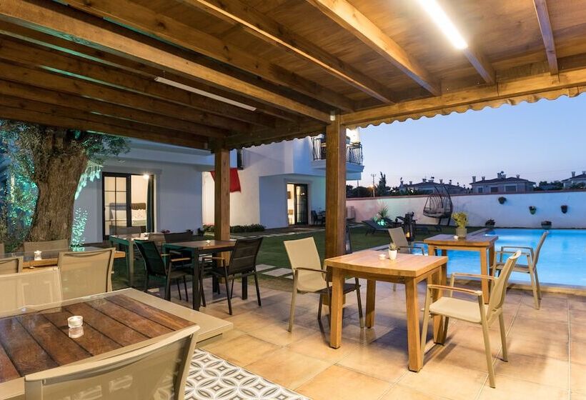 בית מלון כפרי Juliet Alacati