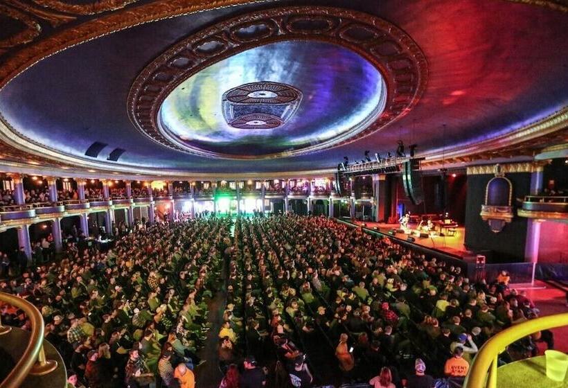 هتل Kinn Guesthouse Downtown