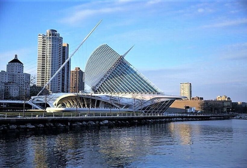 هتل Kinn Guesthouse Downtown