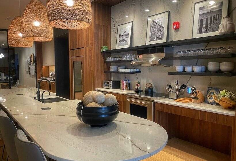 هتل Kinn Guesthouse Downtown