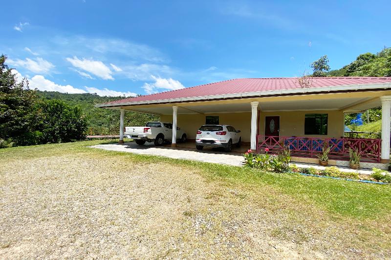 فندق Tambunan Nature Lodge