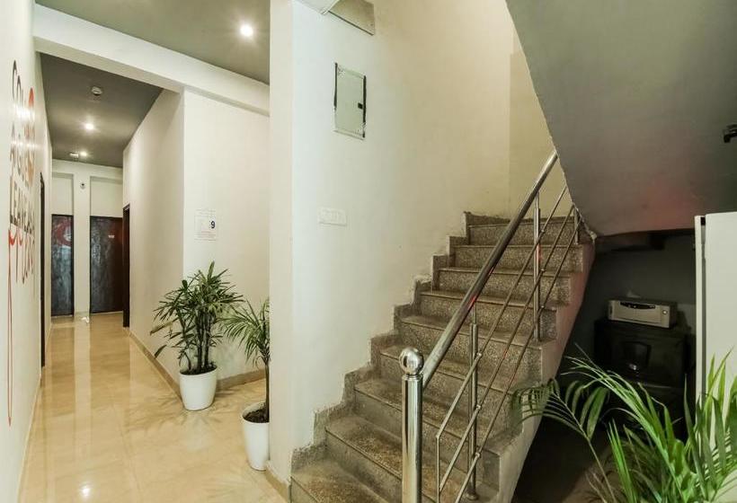 Отель Oyo Townhouse 478 Royal Aanandam