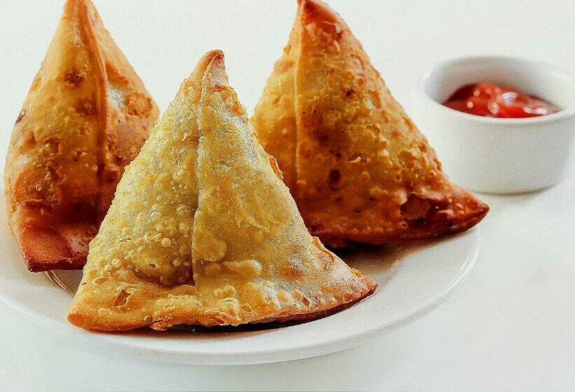 Отель Oyo Townhouse 478 Royal Aanandam