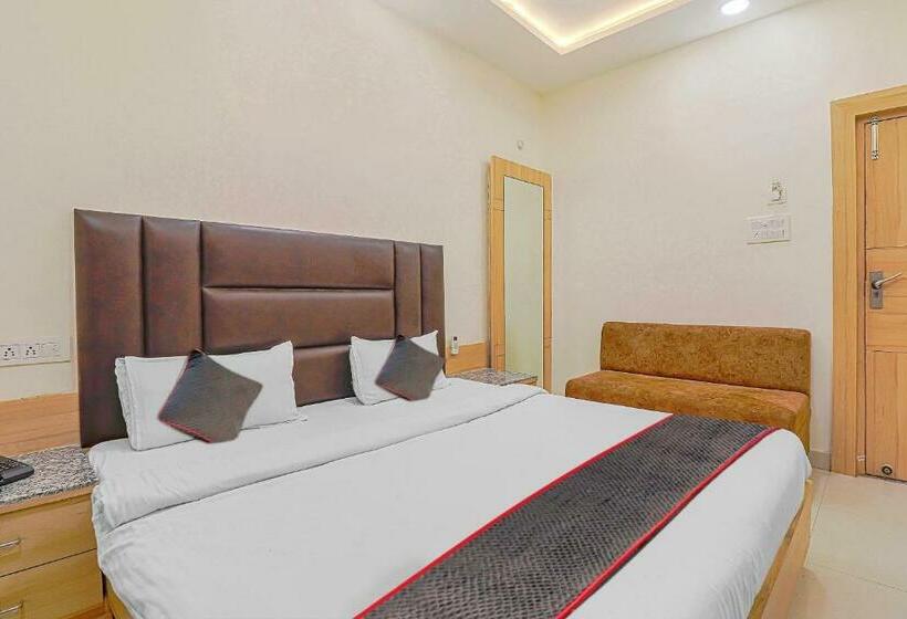 Отель Oyo Townhouse 478 Royal Aanandam