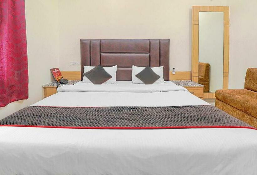 Отель Oyo Townhouse 478 Royal Aanandam