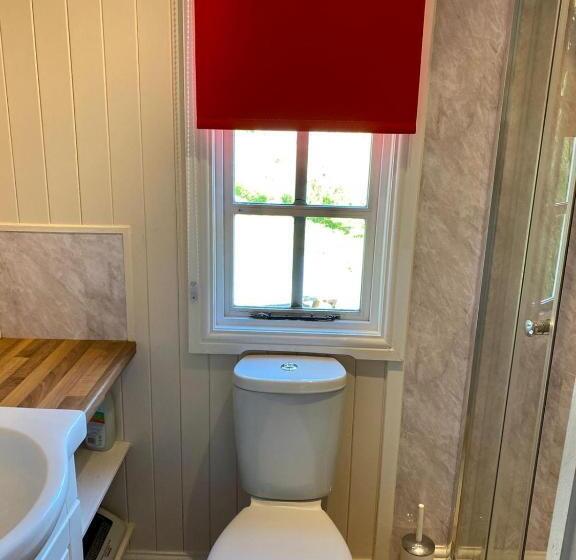 Отель Paddock View At The Barns