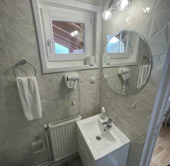 Отель Pensiunea Deian Clisura Dunării