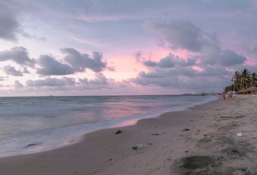 هتل Playazul Coveñas