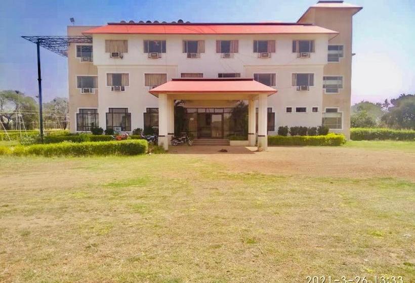 בית מלון כפרי Regency Bina