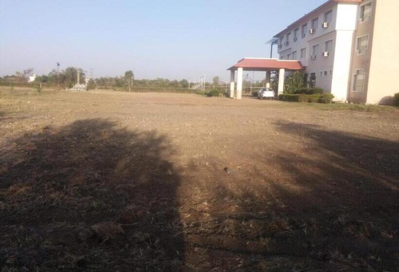 בית מלון כפרי Regency Bina