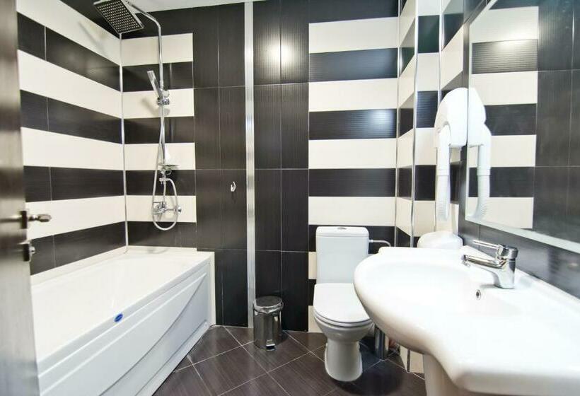 호텔 семеен хотел романтика