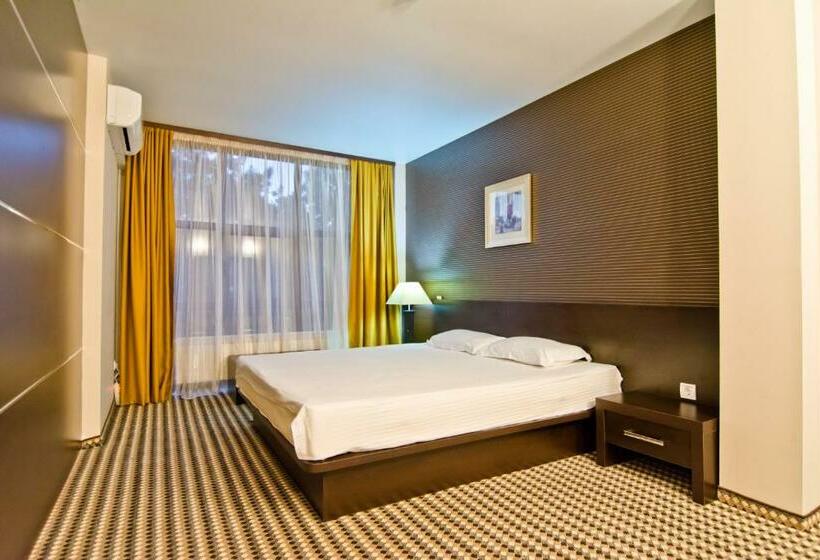 호텔 семеен хотел романтика