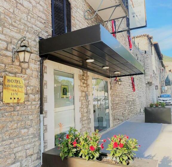 호텔 San Francesco E Il Lupo