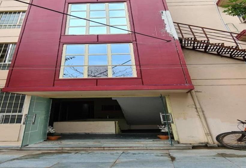 Отель Spot On 81496 Maruti Nandan Guest House