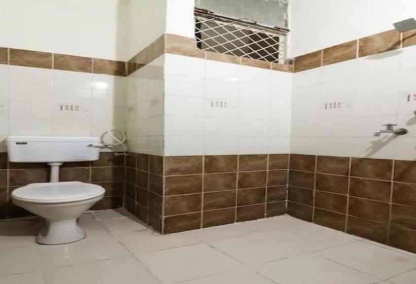 Отель Spot On 81496 Maruti Nandan Guest House