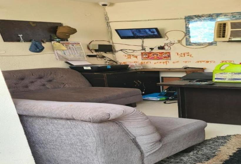 Отель Spot On 81496 Maruti Nandan Guest House