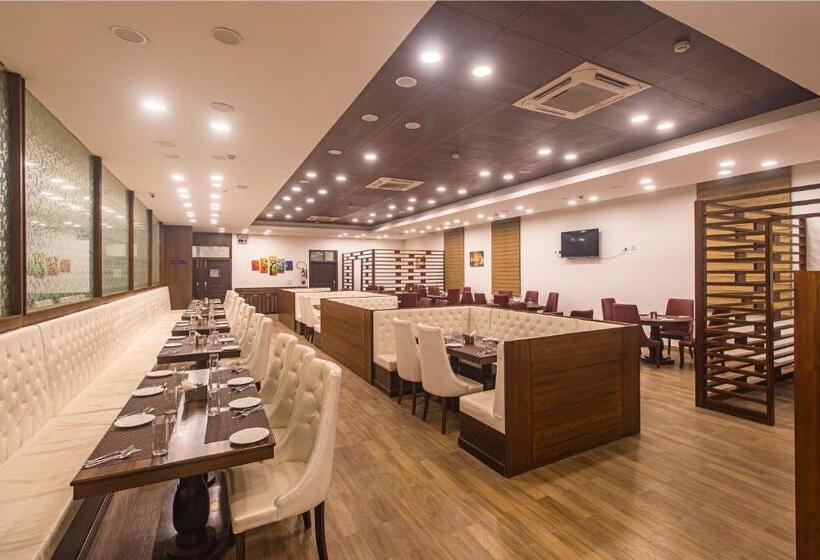 Отель Tdi Club Retreat