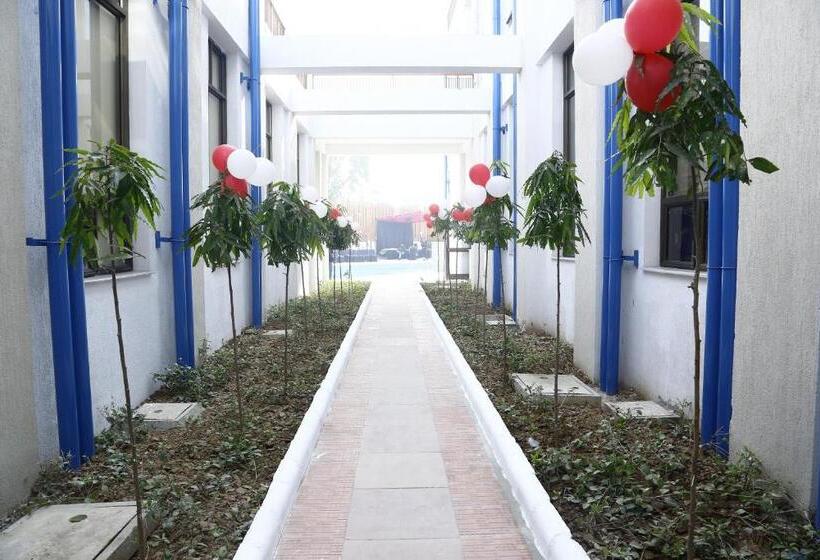 Отель Tdi Club Retreat