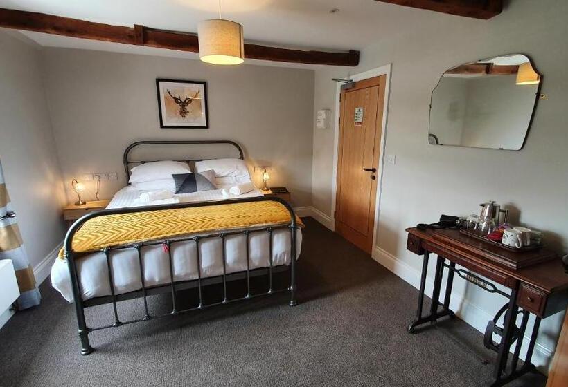 Отель The Adam And Eve