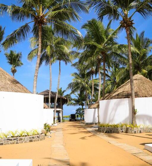 Отель The Blue Lagoon Resort  Kalpitiya