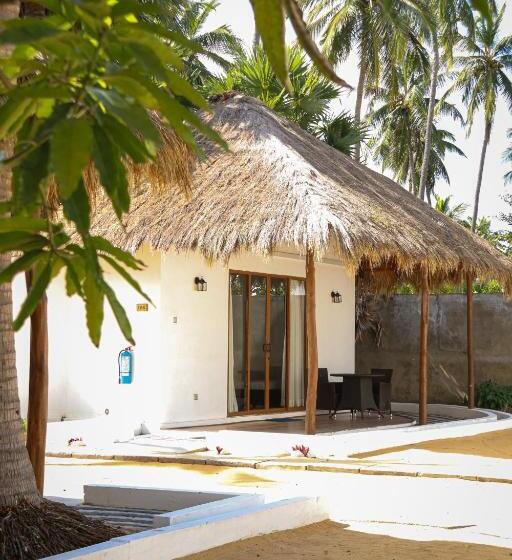 Отель The Blue Lagoon Resort  Kalpitiya