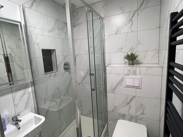 ホテル Winckley Square Residences