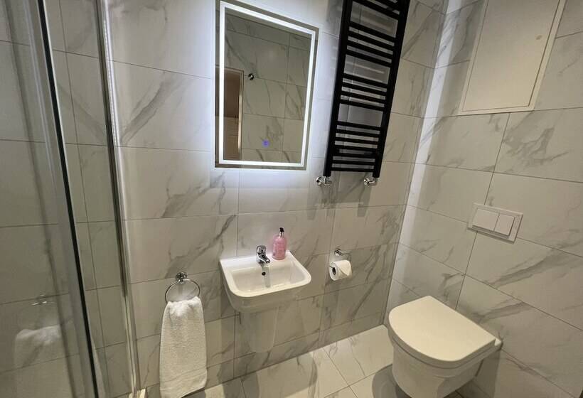 ホテル Winckley Square Residences