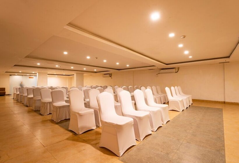 호텔 Zone Connect By The Park Parra Goa