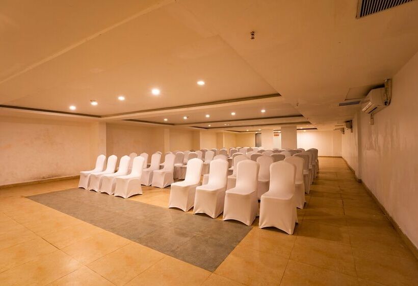 호텔 Zone Connect By The Park Parra Goa