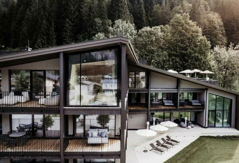 Joann Suites & Apart