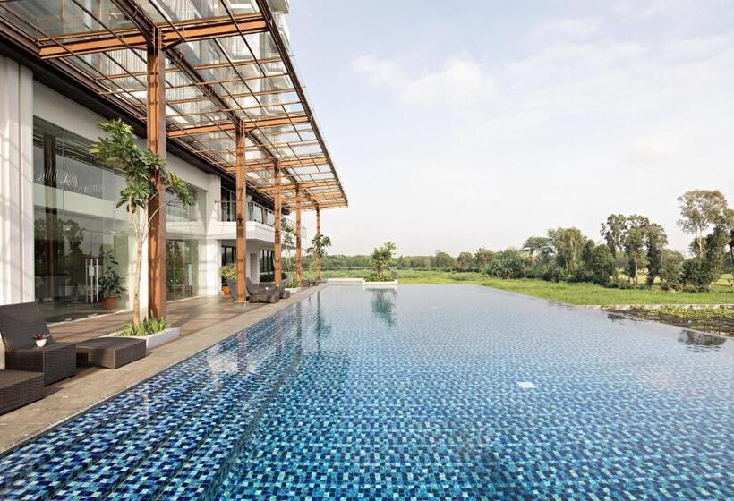 Kawana Golf Residence