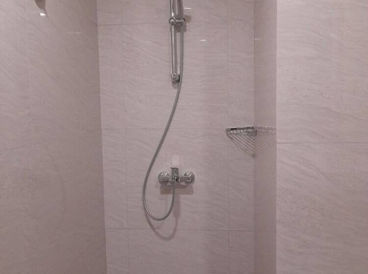 Kawana Golf Residence