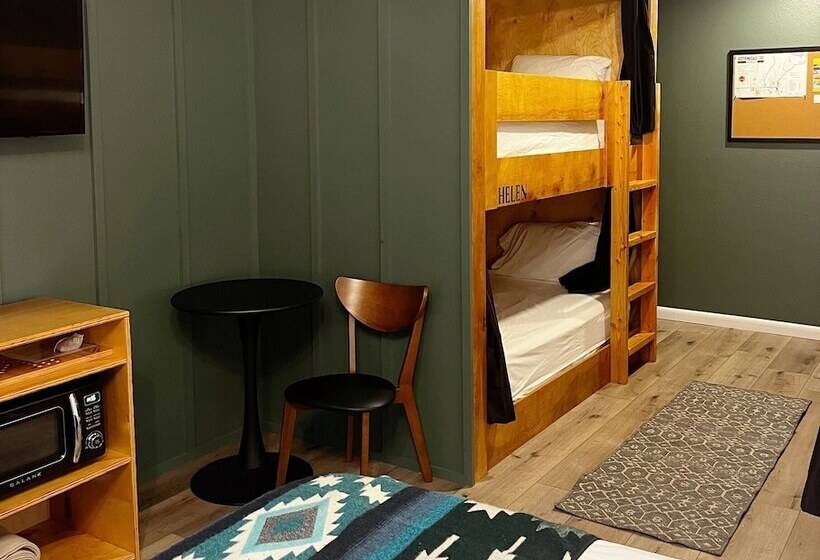 فندق على الطريق Jackalope Motor Lodge