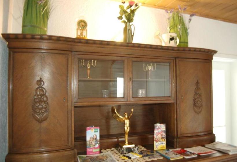 Nesthocker Café Snackbar Pension Bauwagencamp