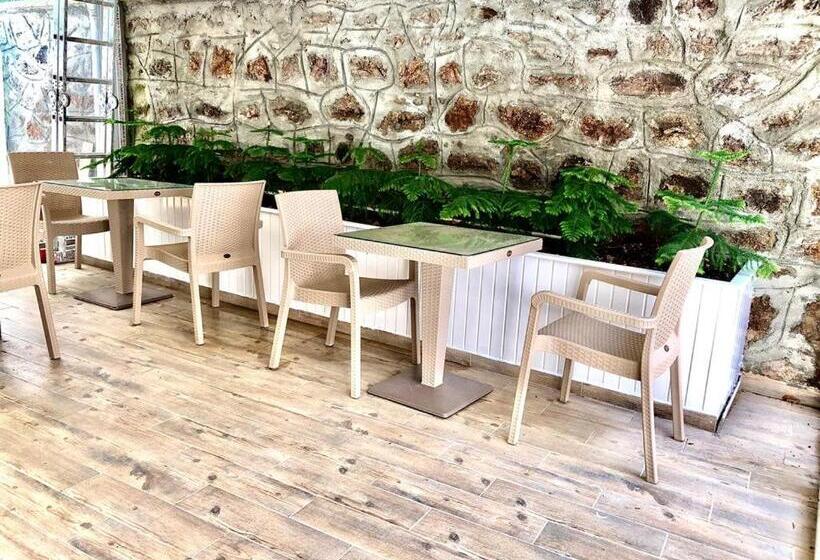 White Island Boutique Otel