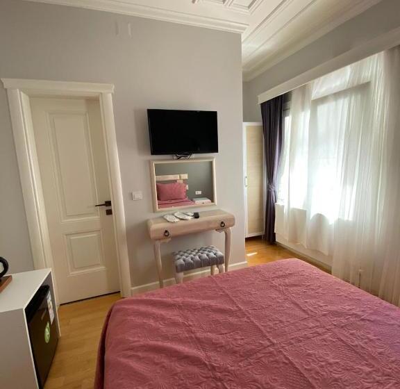 White Island Boutique Otel