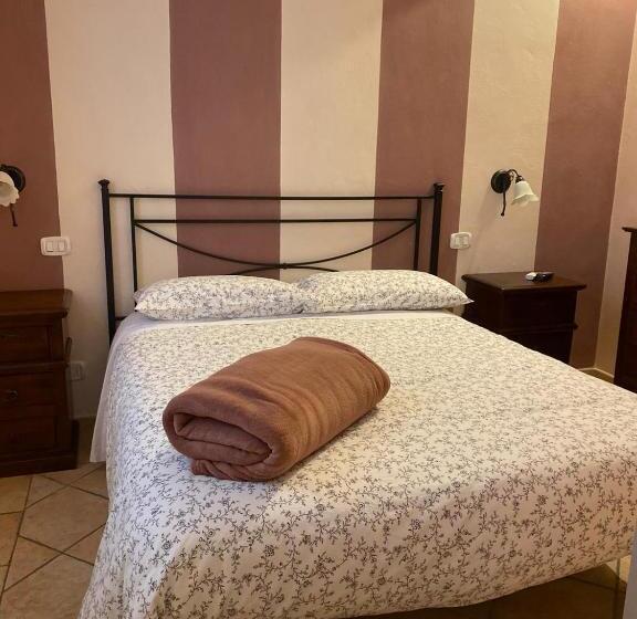 ベッドアンドブレックファースト Affittacamere La Torre Di Montalcino