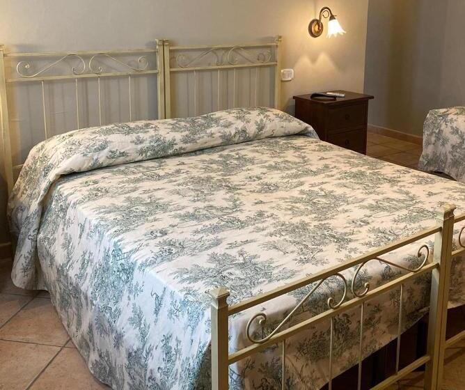 ベッドアンドブレックファースト Affittacamere La Torre Di Montalcino