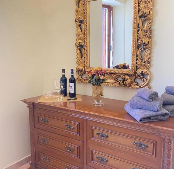 ベッドアンドブレックファースト Affittacamere La Torre Di Montalcino