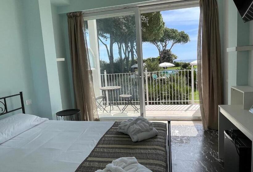 Capo Circeo Beach Resort Spa Fronte Mare