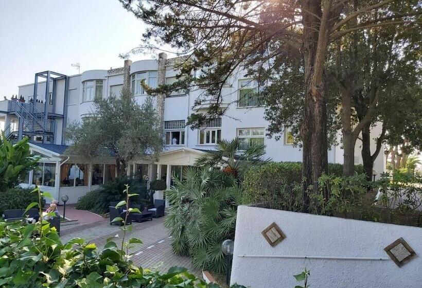Capo Circeo Beach Resort Spa Fronte Mare