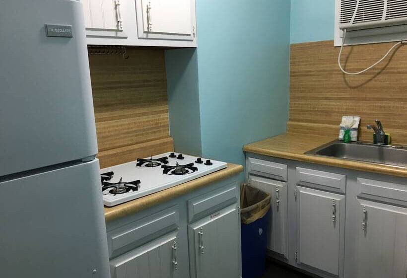 Harbor Mist Family Motel