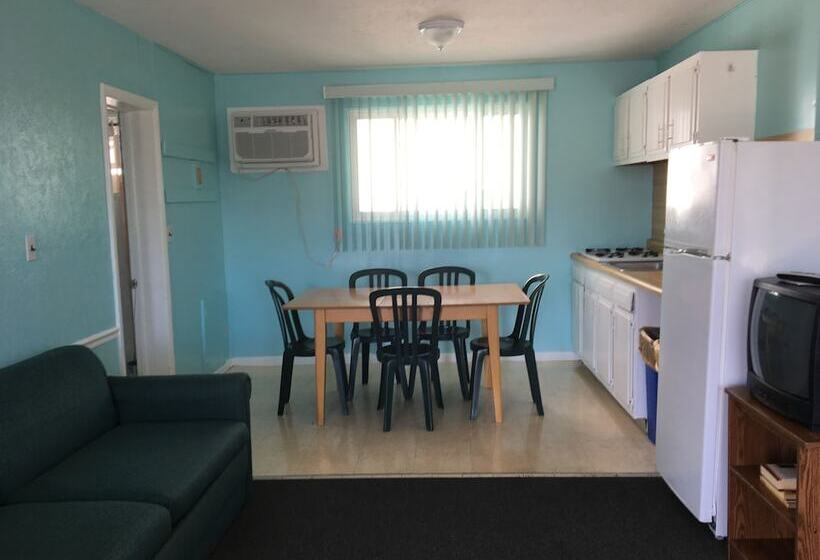 Harbor Mist Family Motel